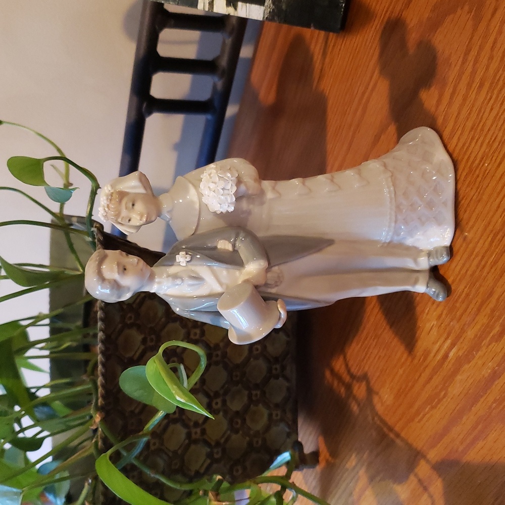 Vtg Lladro- #4808 -Wedding Bride and Groom Porcelain Figurine